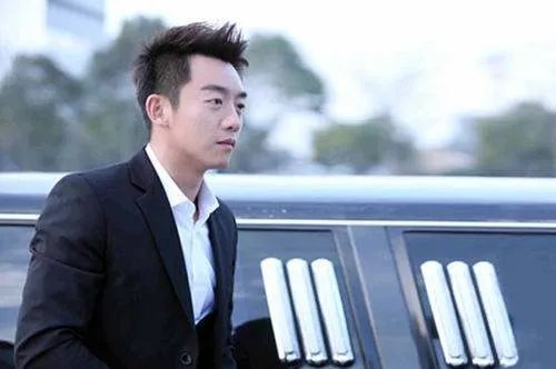 郑恺就火锅店抄袭事件表示道歉,一个成功的人,是如何正视自己错误的?