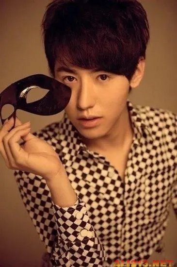 高校帅哥校草大搜罗 哪个是你的梦中情人呢？