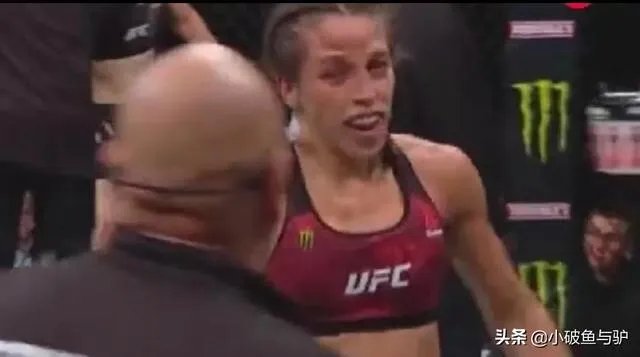张伟丽和乔安娜的UFC冠军赛中，乔安娜一度像稳拿冠军一样笑着炫耀，具体是怎么回事？