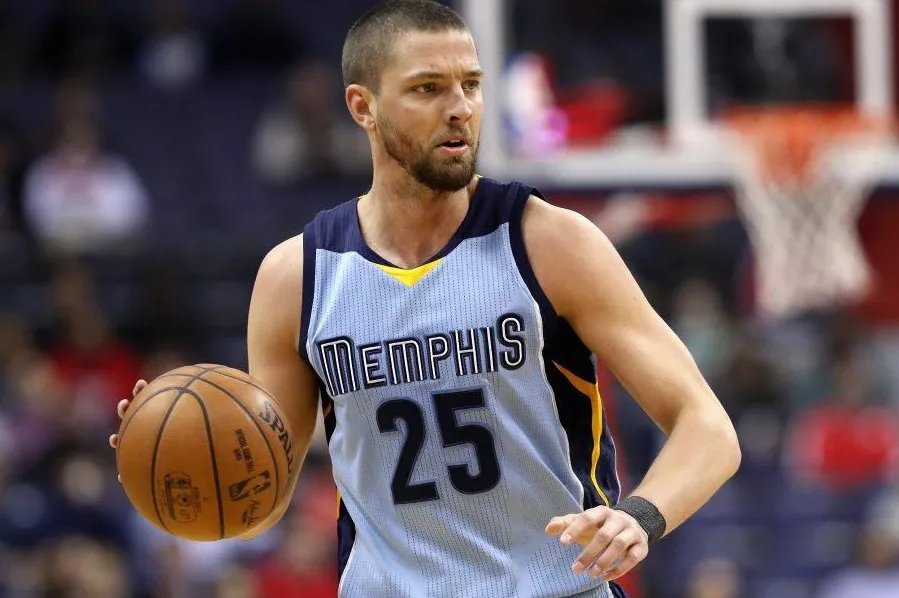 伦纳德生涯最高45分17篮板9助攻，同届巴特勒和汤普森呢？