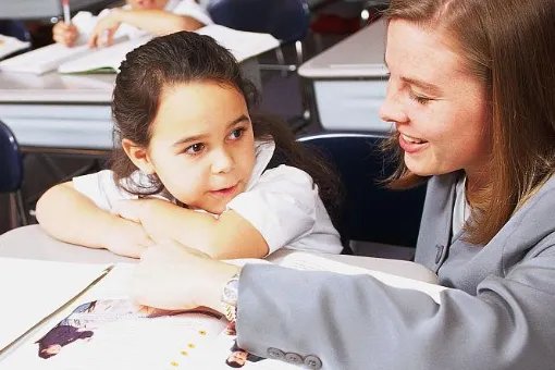 pretend to do 还是doing？