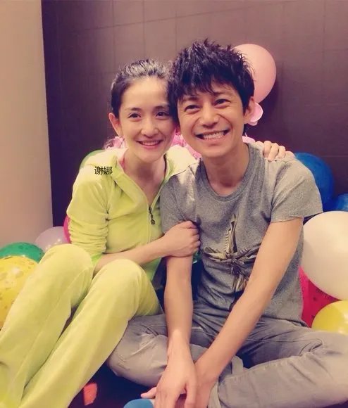 全球女星素颜大PK图赏 只有真女神敢晒素颜照！