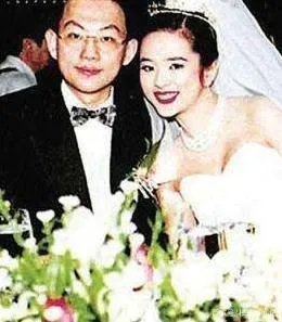 叶蕴仪是如何从一个“糖瓷娃娃”变成“玉奶奶”的？