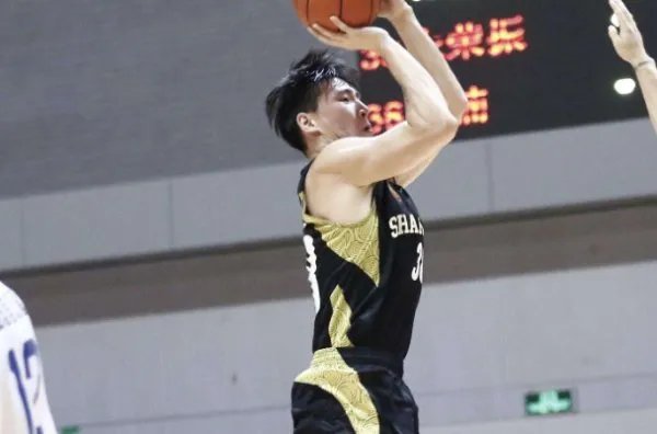 张庆鹏宣布退役，退役的原因是什么？