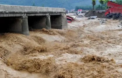 重庆一水坝开闸下游3人被冲走，目前救援进展如何？