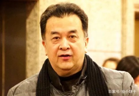 黄宏上午被免职，下午就被带走，如今多年过去了他过得怎么样？