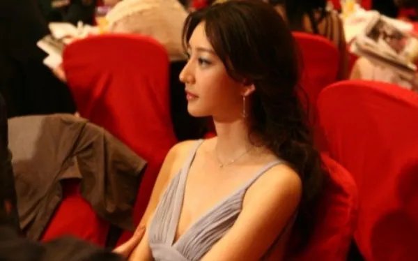 “出了名的狐狸精”，唐一菲为何会有这样一个称号？