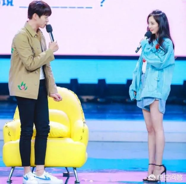 杨幂和魏大勋被拍到前后脚进同一家酒店，已经被多次拍到的两人为何迟迟不官宣恋情？