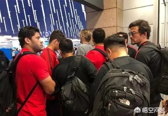 亚冠淘汰赛中上港客战鹿岛鹿角，联赛伤退的胡尔克出乎意料随队出征，他能出场比赛吗？