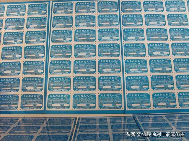 建一个标牌制作工厂需要什么设备？