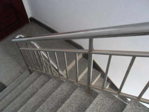 不锈钢楼梯扶手价格 不锈钢扶手如何保养