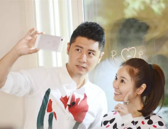 任性CP林心如与任重是真的吗 两人放下戒备完成额头之吻