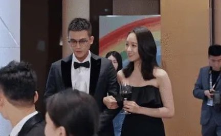 《陌生的恋人》讲述了什么故事 小说的结局是什么