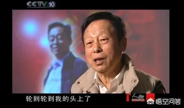 著名演员陈佩斯昨日深夜发文缅怀黄一鹤老先生，因使用繁体字惹网友热议，说出你的看法是什么？