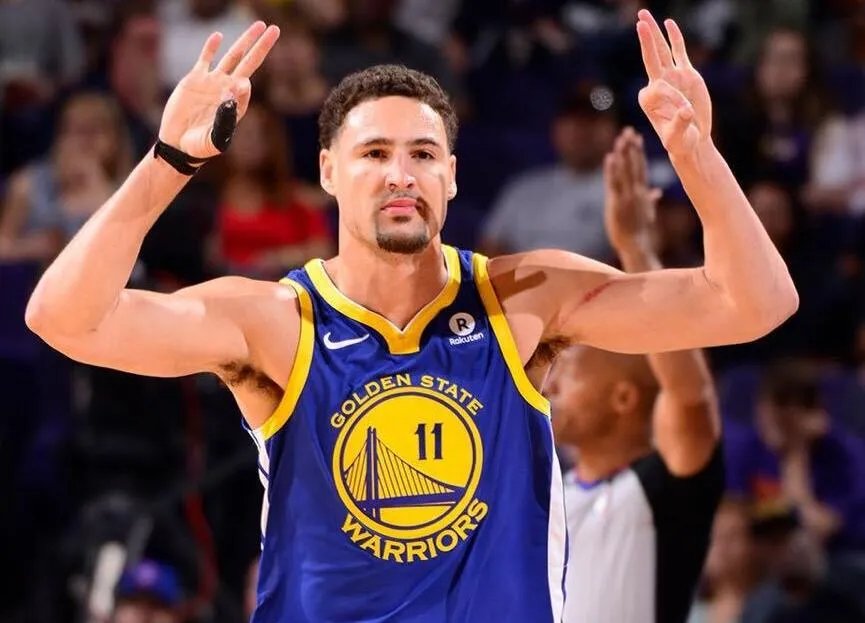 伦纳德生涯最高45分17篮板9助攻，同届巴特勒和汤普森呢？