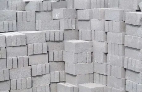 1加气混凝土砌块的强度等级怎么表示呢？用MU3.5还是A3.5呢？ 2加气混凝土砌块 是不是实心混凝土砌块呢？