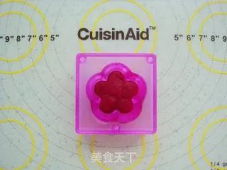 莲蓉花朵和果子