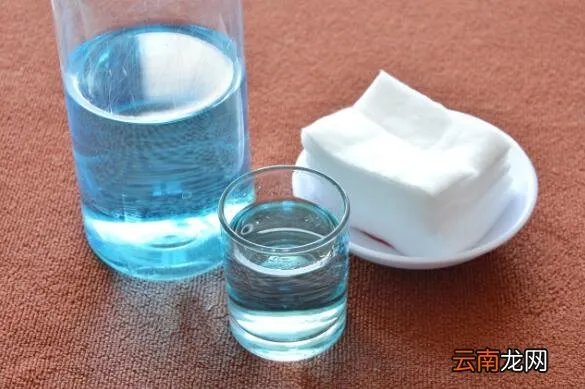 白衣服染黑了处理妙方 白色衣服被染黑色了怎么办