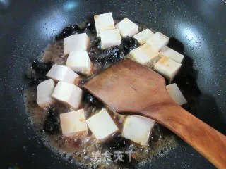 黑木耳烧豆腐