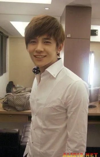 高校帅哥校草大搜罗 哪个是你的梦中情人呢？