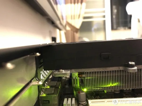 Nas 机箱散热改造 折腾并快乐着