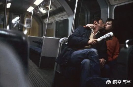 有哪些擅长以地铁为场景拍照的摄影师？