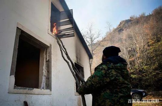 移交土地前亚美尼亚人紧急撤离，为什么会含泪烧房子？