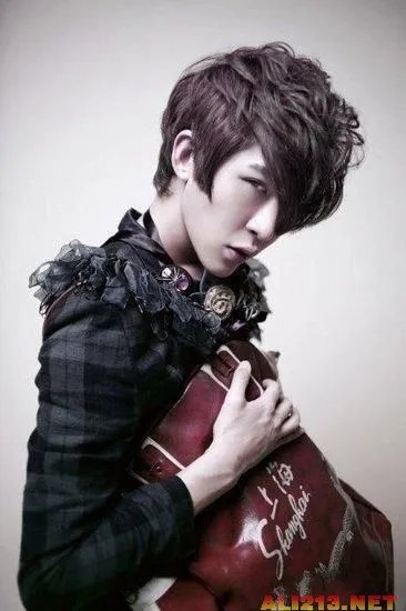 高校帅哥校草大搜罗 哪个是你的梦中情人呢？