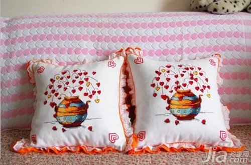 十字绣枕头怎么秀