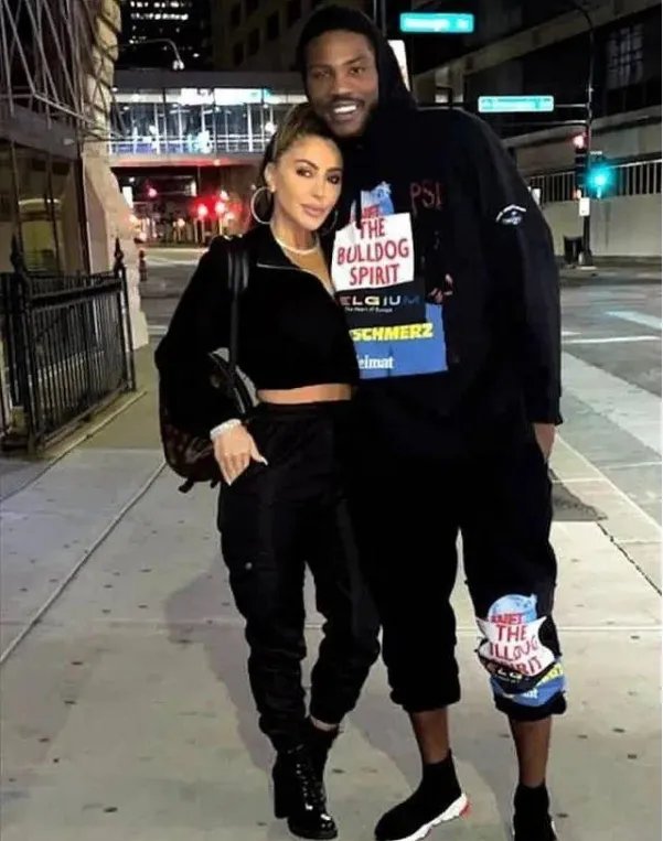 NBA比斯利前妻近照曝光，身材颜值不输卡戴珊，单身富婆魅力有多大？