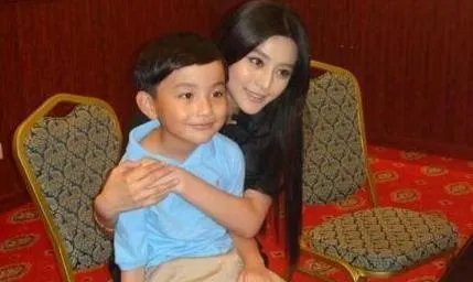 范冰冰骄傲聊弟弟问题你怎么看？