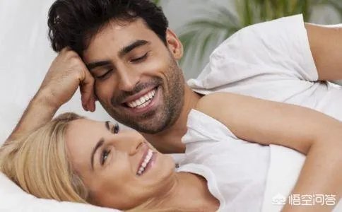 晚上睡前夫妻二人各自看着自己的手机，是什么心理？