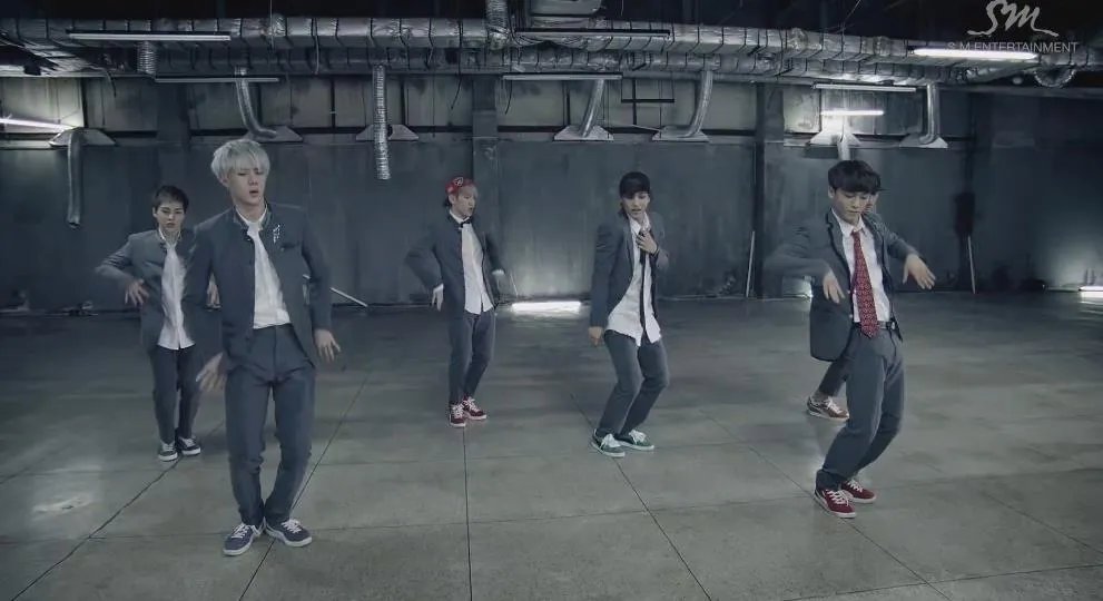 咆哮剧情版mv解析（EXO《咆哮》到底多厉害）