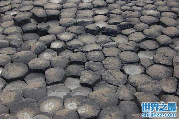 世界上最不可思议的石头，海巴夏含有奇特的化学物质 