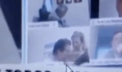 阿根廷一议员开会时吻妻子胸部是怎么回事？