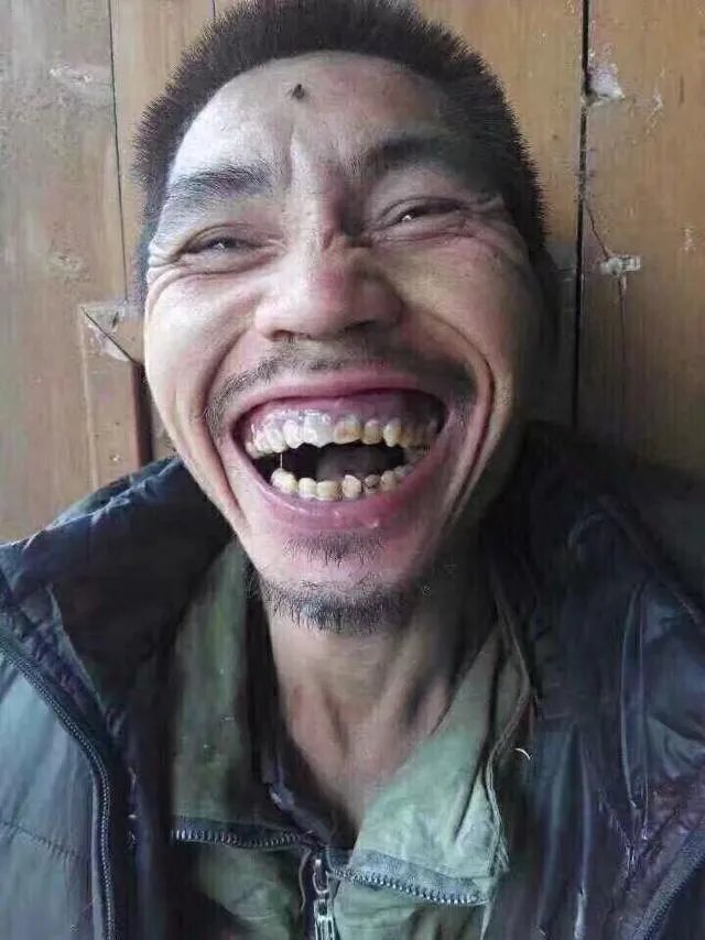 《英雄联盟》的主播小智到底长什么样子？有没有真实的照片？