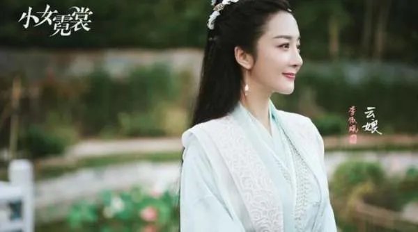 被狗毁掉星途的演员：李依晓没获得一句道歉，为何还要被骂整容脸？