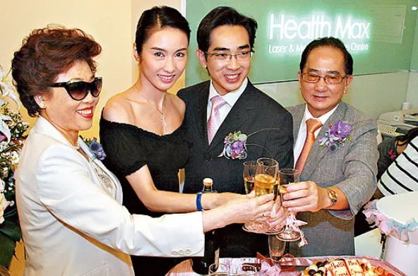 黎姿辅导女儿功课变猫妈，49岁的她是怎样兼顾家庭与工作的？