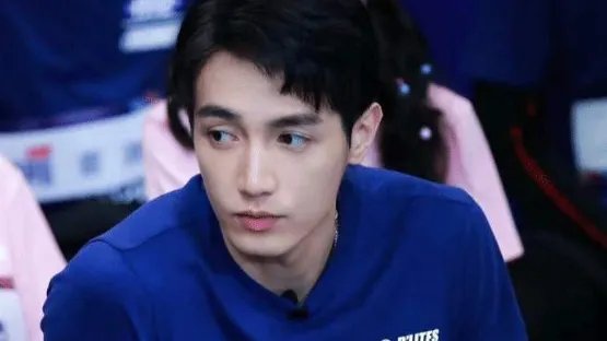 萧亚轩宣布恋上小16岁鲜肉黄皓，他们会长久吗？