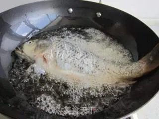 皮馕烧鲤鱼