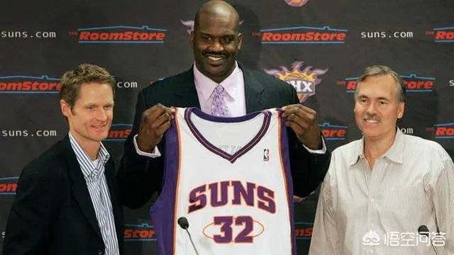 火箭签下约翰逊和赖特的话,周琦会不会成为第三个拥有总冠军戒指的中国人?