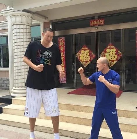 孙明明和姚明哪个高