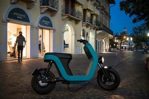 浪漫优雅：感受下来自意大利的ME scooter电动车