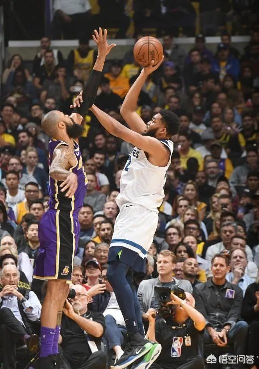 湖人险胜森林狼，钱德勒首秀2分9篮板，关键前场篮板拯救湖人，你如何评价他的表现？