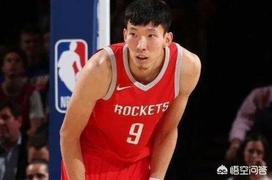 火箭签下约翰逊和赖特的话，周琦会不会成为第三个拥有总冠军戒指的中国人？