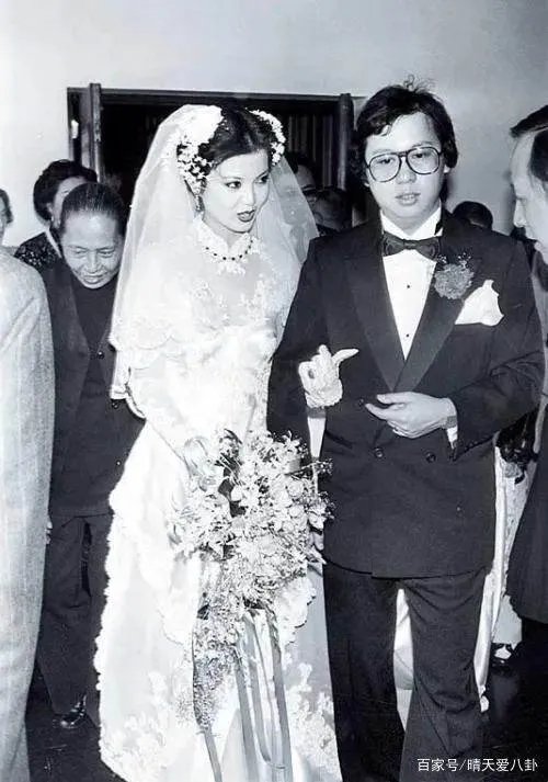 与林建岳离婚25年，谢玲玲为何会感谢婆婆呢？