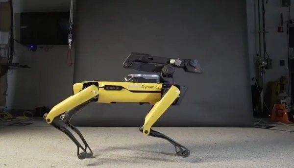 波士顿机器人又升级了,能跳舞要成精,人类真的会被机器代替吗?