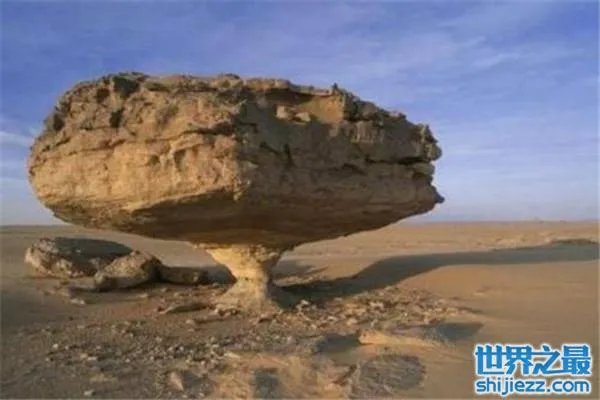 世界上最不可思议的石头，海巴夏含有奇特的化学物质 