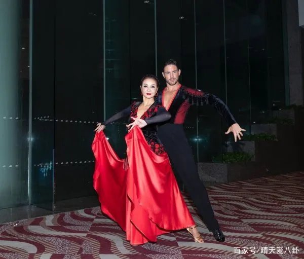 与林建岳离婚25年，谢玲玲为何会感谢婆婆呢？