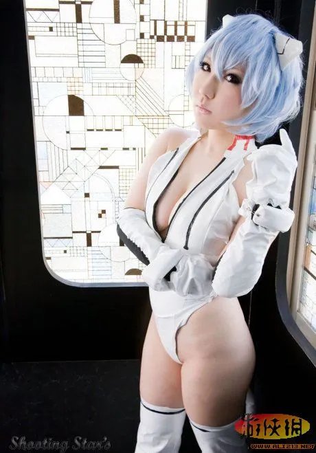 EVA爆乳凌波丽 性感女神让你惊心动魄